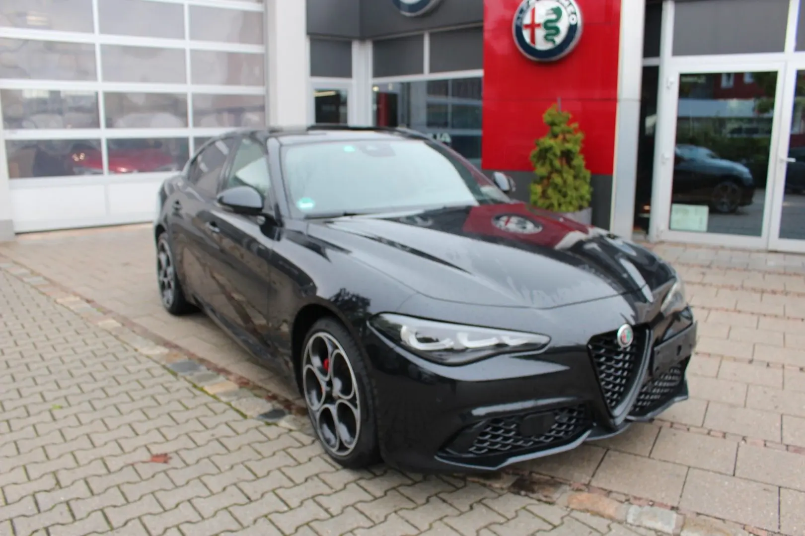 Giulia Competizione Q4 Werksgarantie 04-27