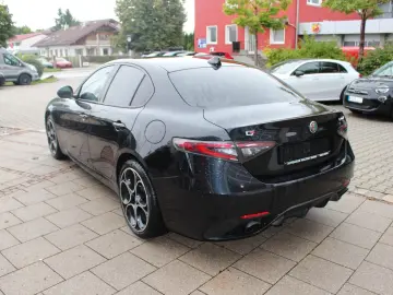 Giulia Competizione Q4 Werksgarantie 04-27