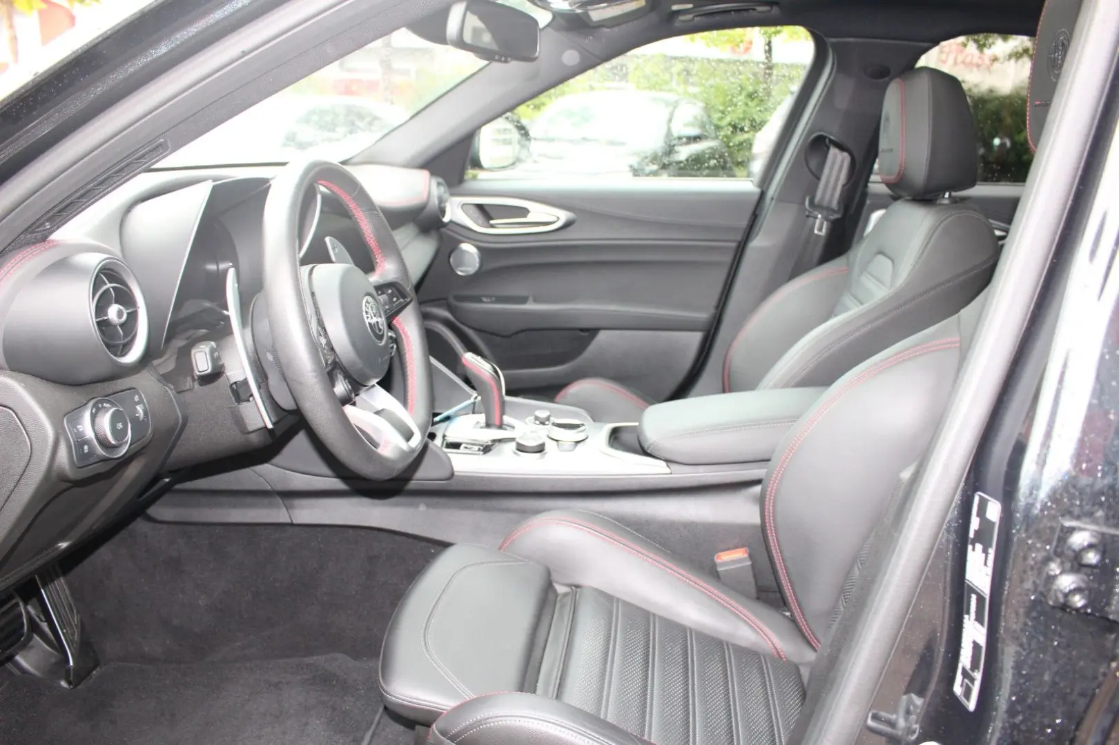 Giulia Competizione Q4 Werksgarantie 04-27