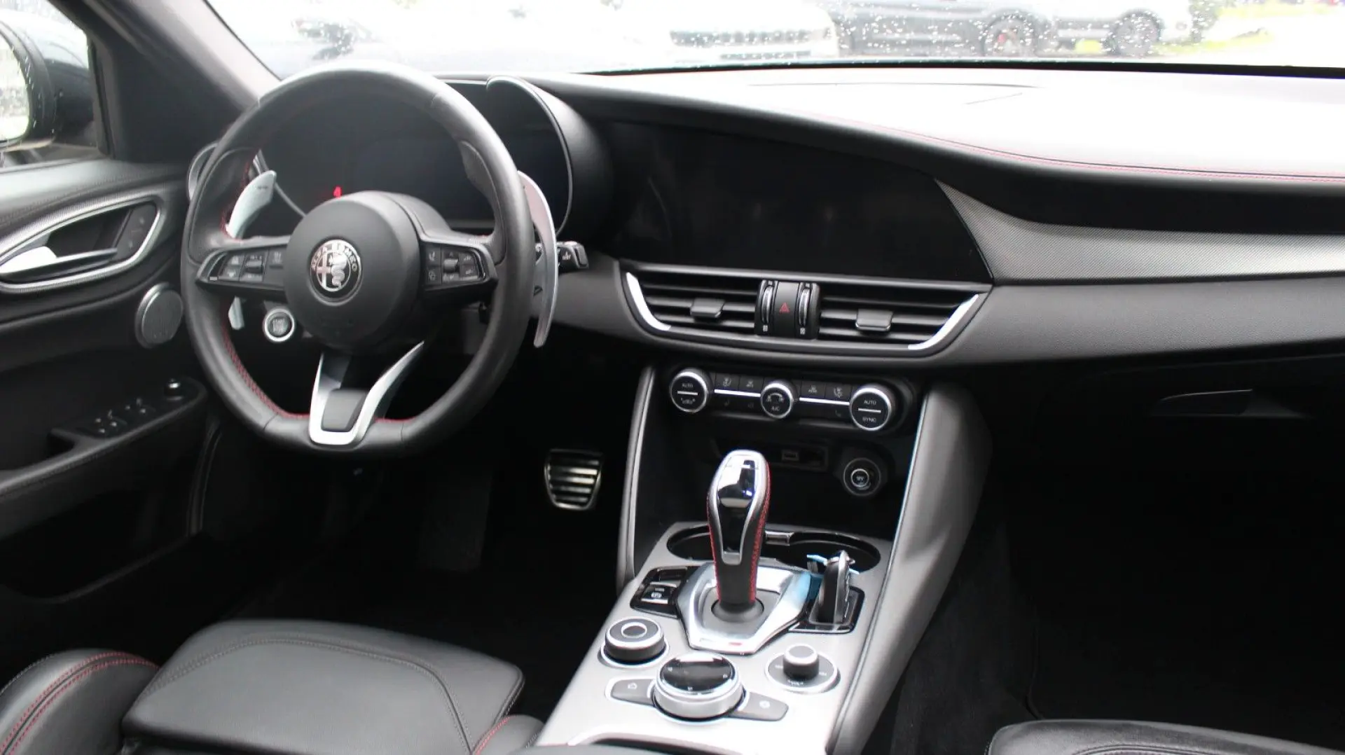 Giulia Competizione Q4 Werksgarantie 04-27