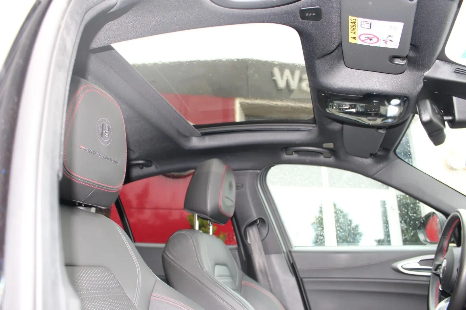 Giulia Competizione Q4 Werksgarantie 04-27