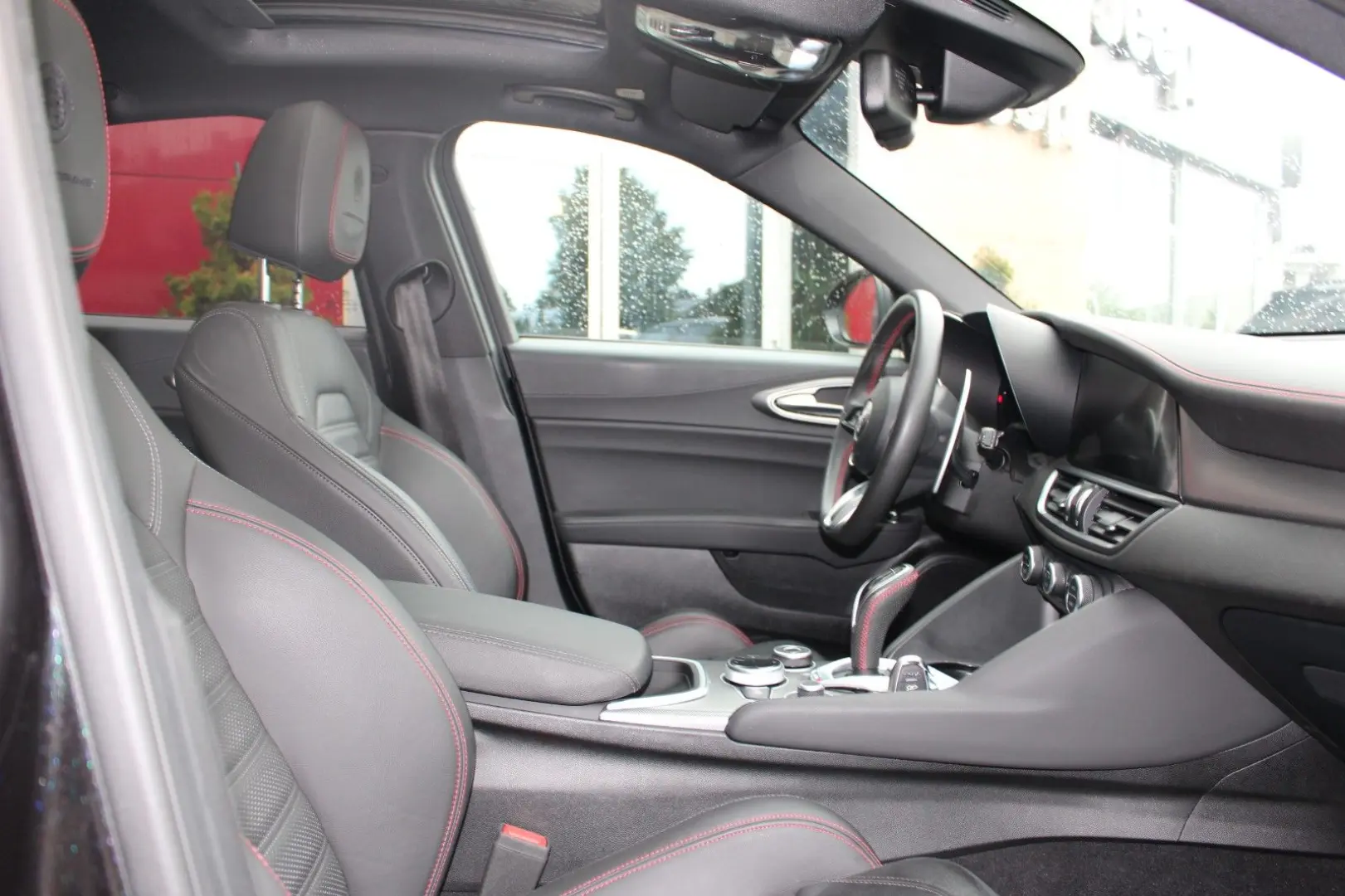 Giulia Competizione Q4 Werksgarantie 04-27
