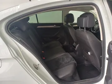 VW Passat Highline 2.0 TDI DSG 4Mot
