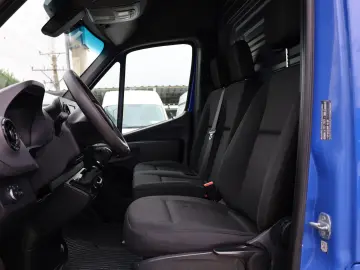 Mercedes-Benz Sprinter L2H2 2.2 D 114 CP