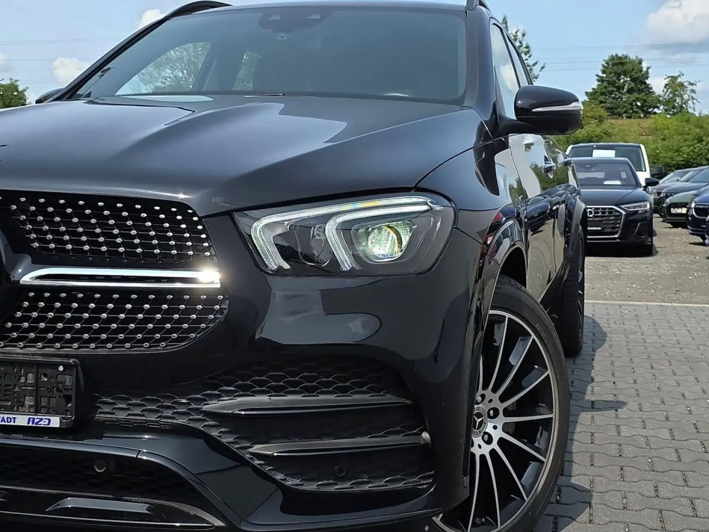GLE 350de 4M AMG  AHK PANO STNDHZ BURMES SZBLF L