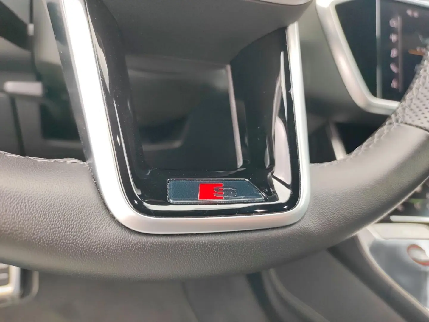 Audi S6 Lim. *PANO*HD-MATRIX*B&O*360°*ACC*