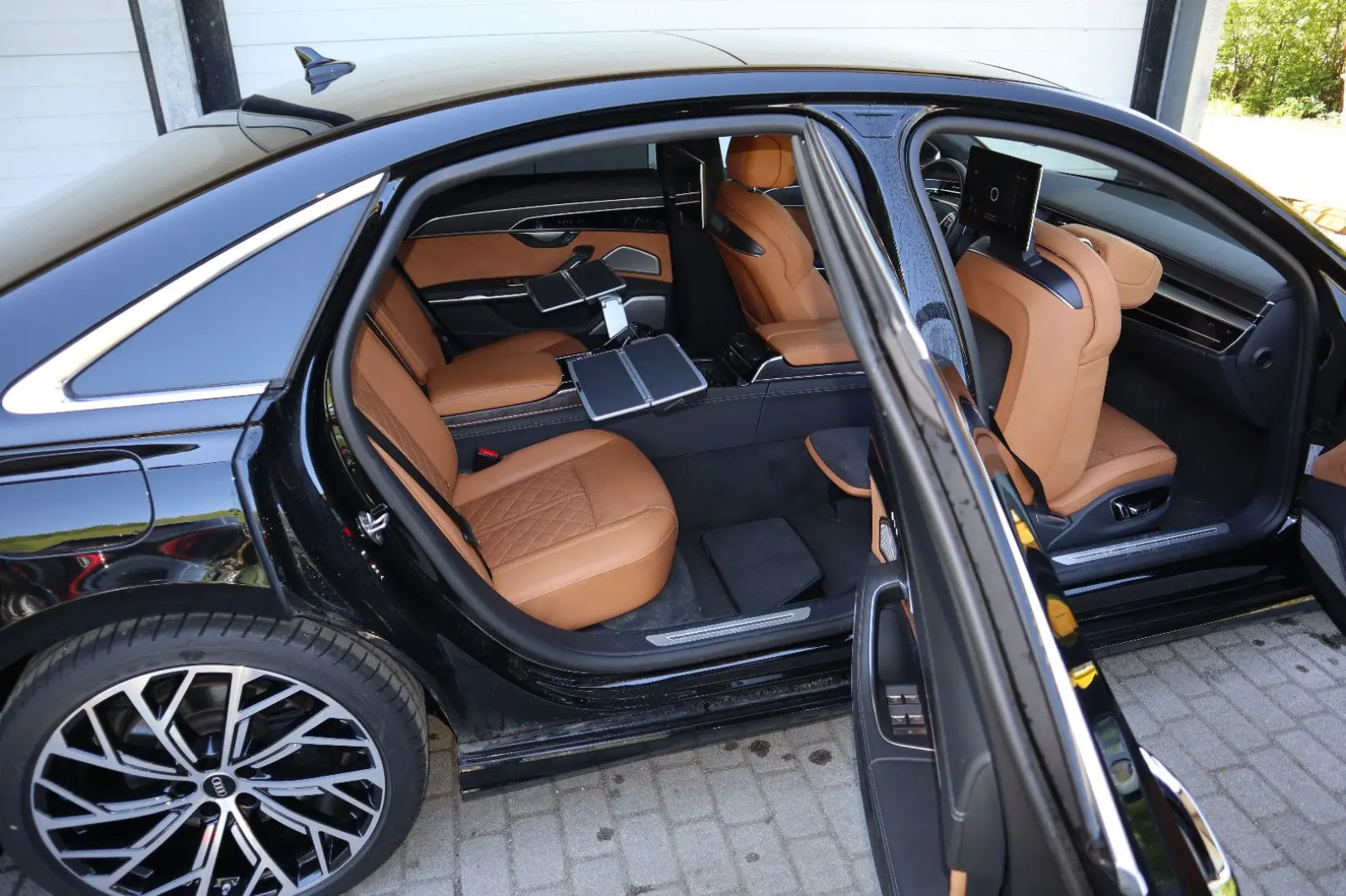 Audi A8L 60 TFSIe lang exclusive