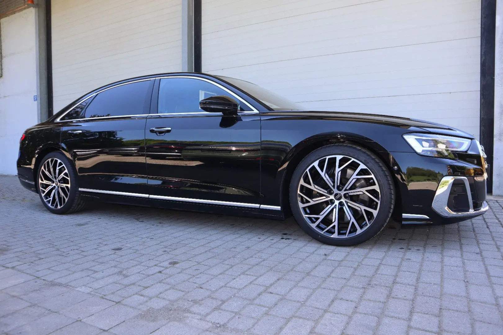 Audi A8L 60 TFSIe lang exclusive