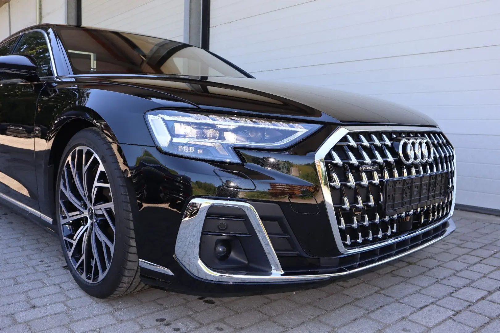 Audi A8L 60 TFSIe lang exclusive