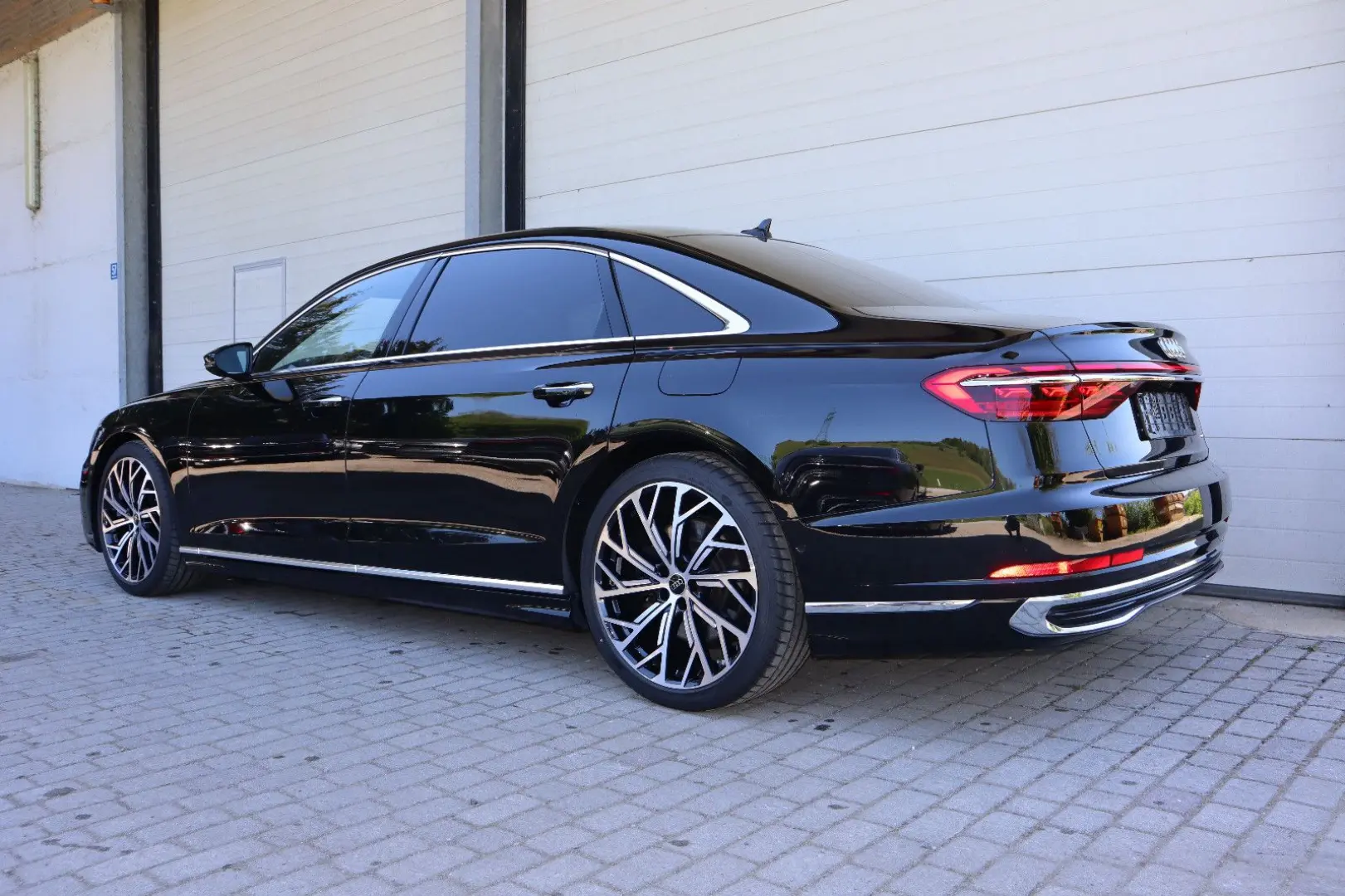 Audi A8L 60 TFSIe lang exclusive