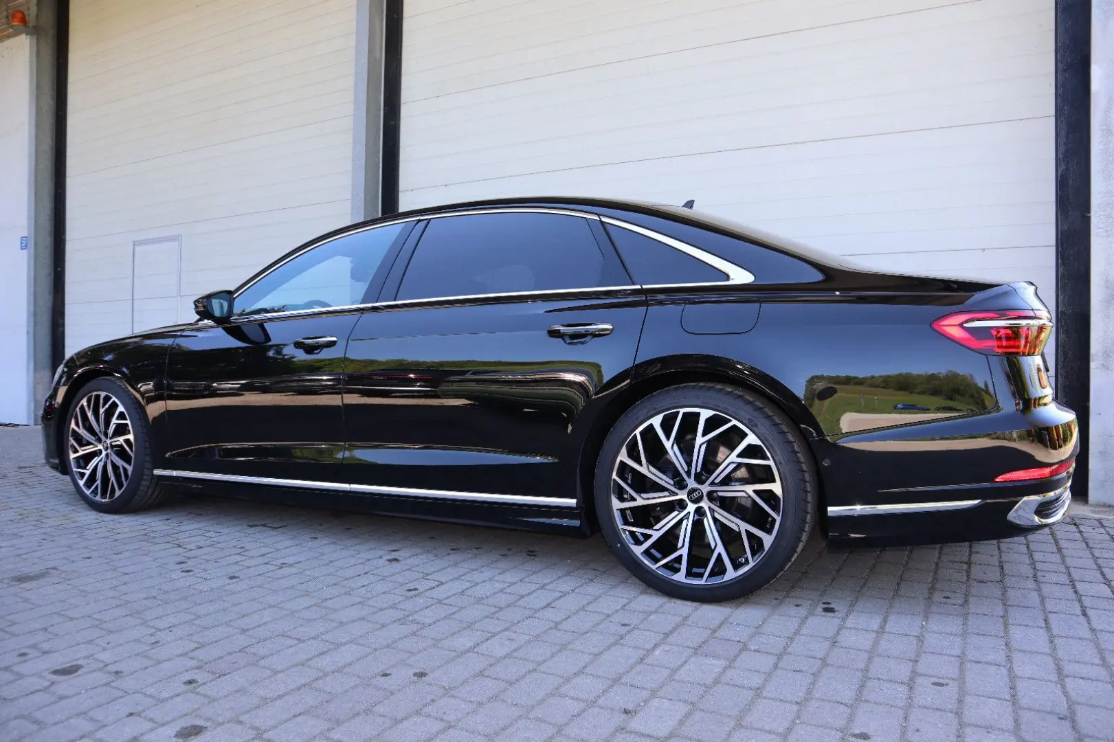 Audi A8L 60 TFSIe lang exclusive