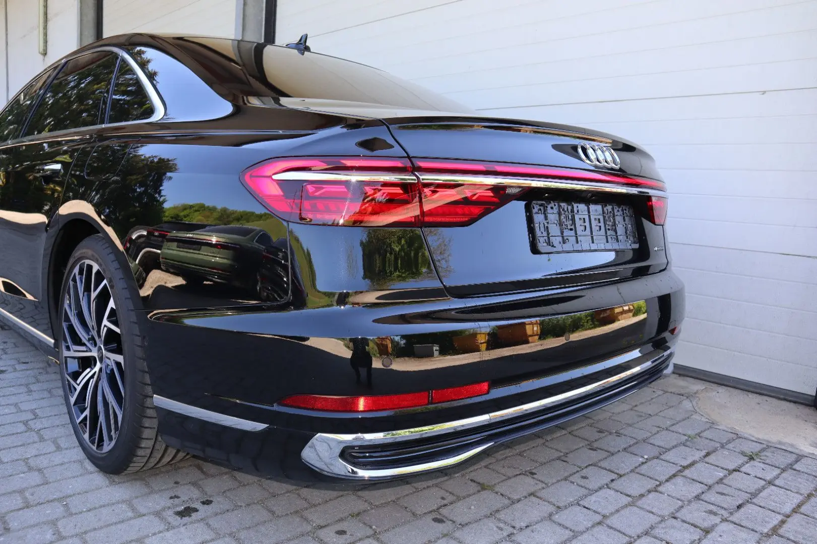 Audi A8L 60 TFSIe lang exclusive