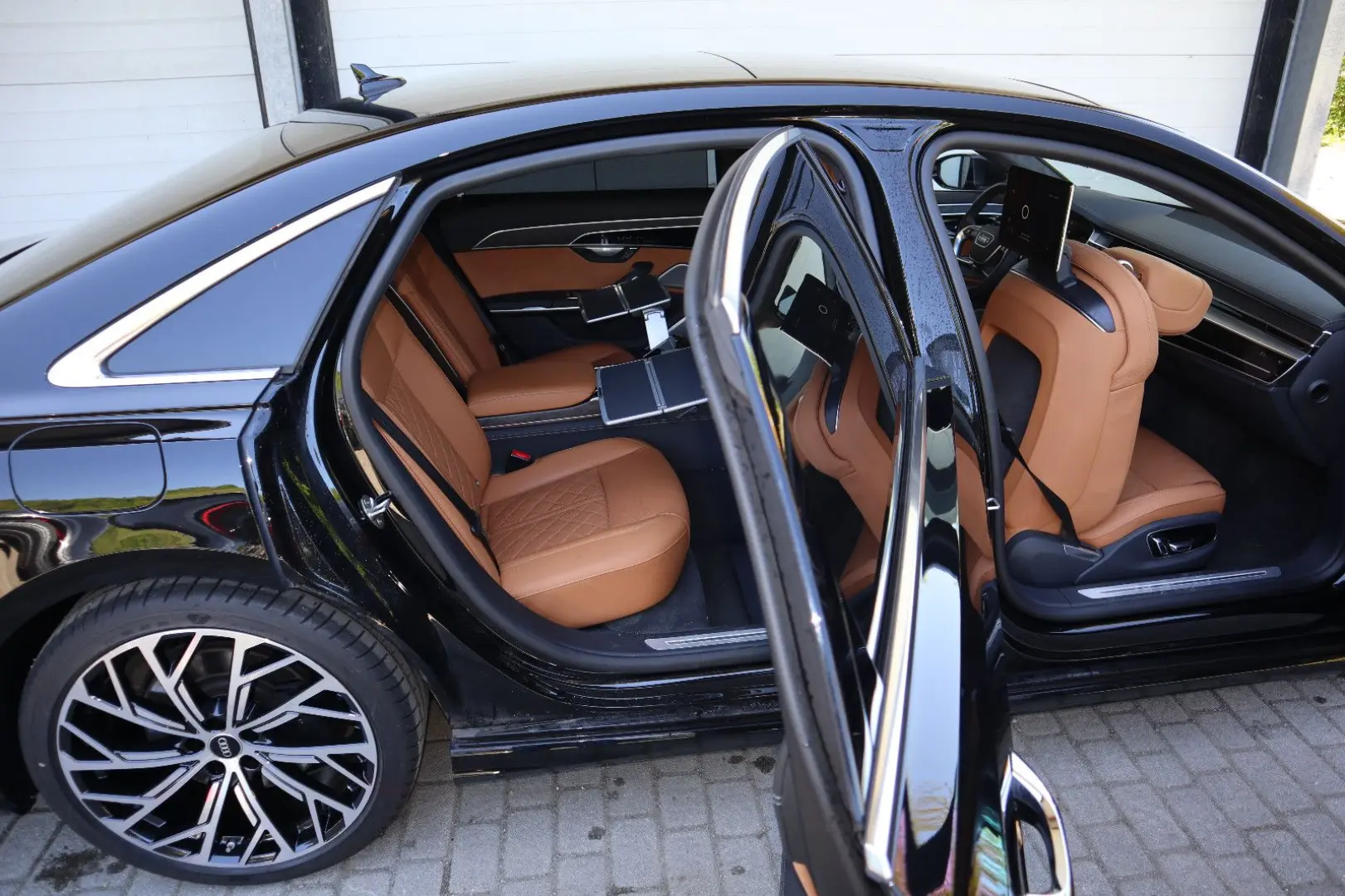 Audi A8L 60 TFSIe lang exclusive