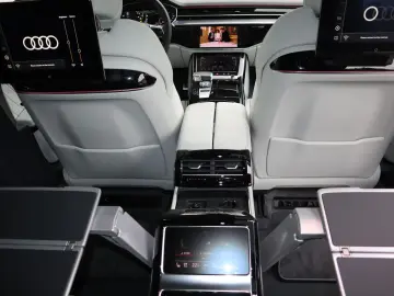 Audi A8L 60 TFSIe lang FULL EXCLUSIVE