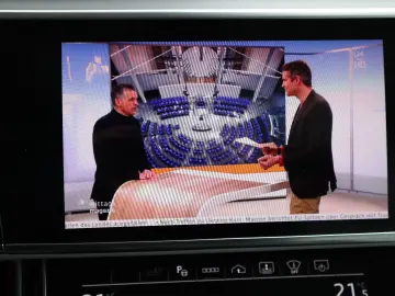 Audi A8L 60 TFSIe lang FULL EXCLUSIVE
