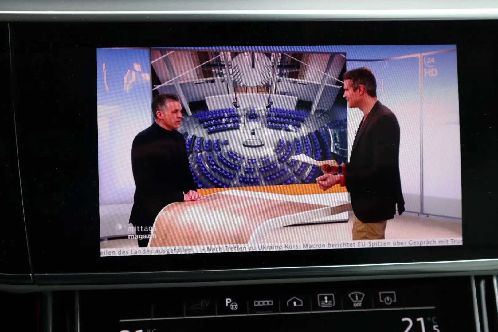 Audi A8L 60 TFSIe lang FULL EXCLUSIVE