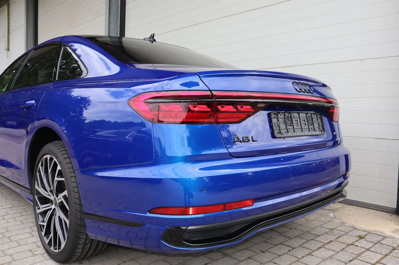Audi A8L 60 TFSI V8 quattro lang exclusive