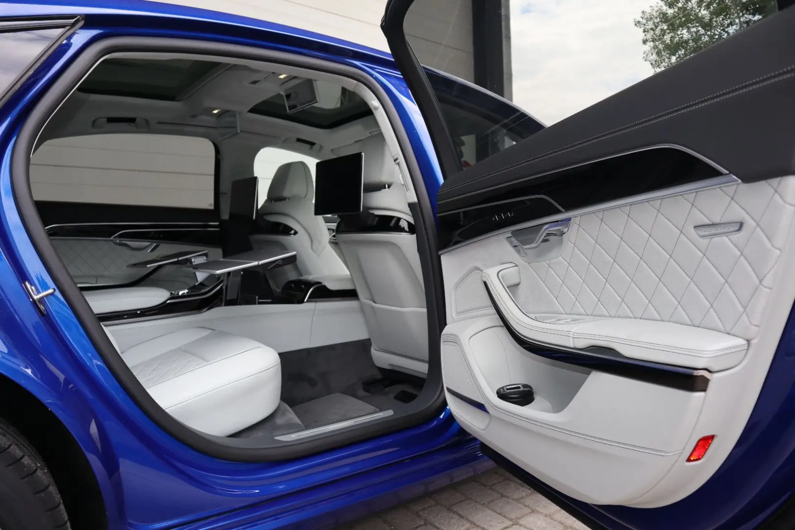 Audi A8L 60 TFSI V8 quattro lang exclusive
