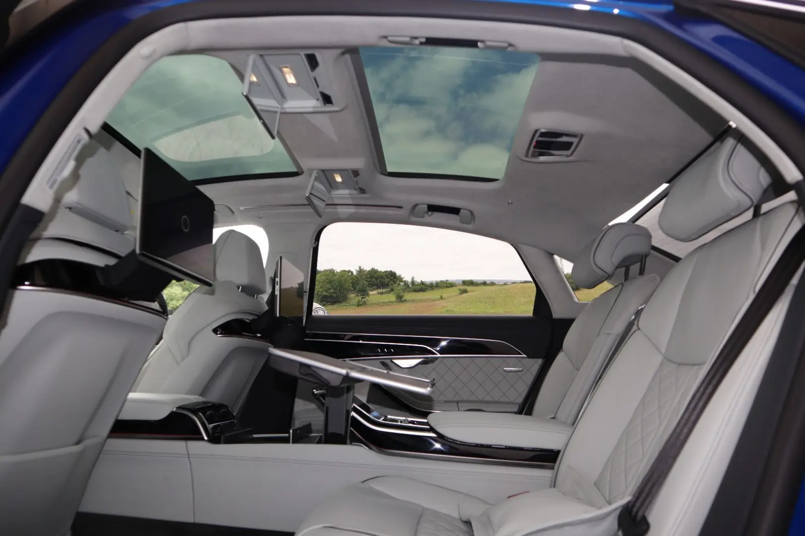 Audi A8L 60 TFSI V8 quattro lang exclusive