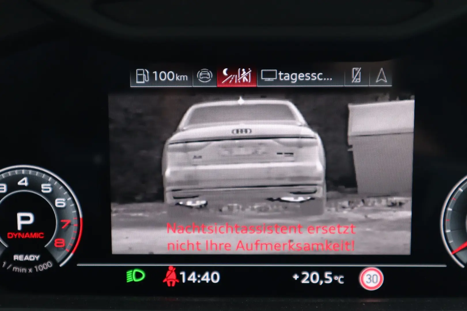 Audi A8L 60 TFSI V8 quattro lang exclusive