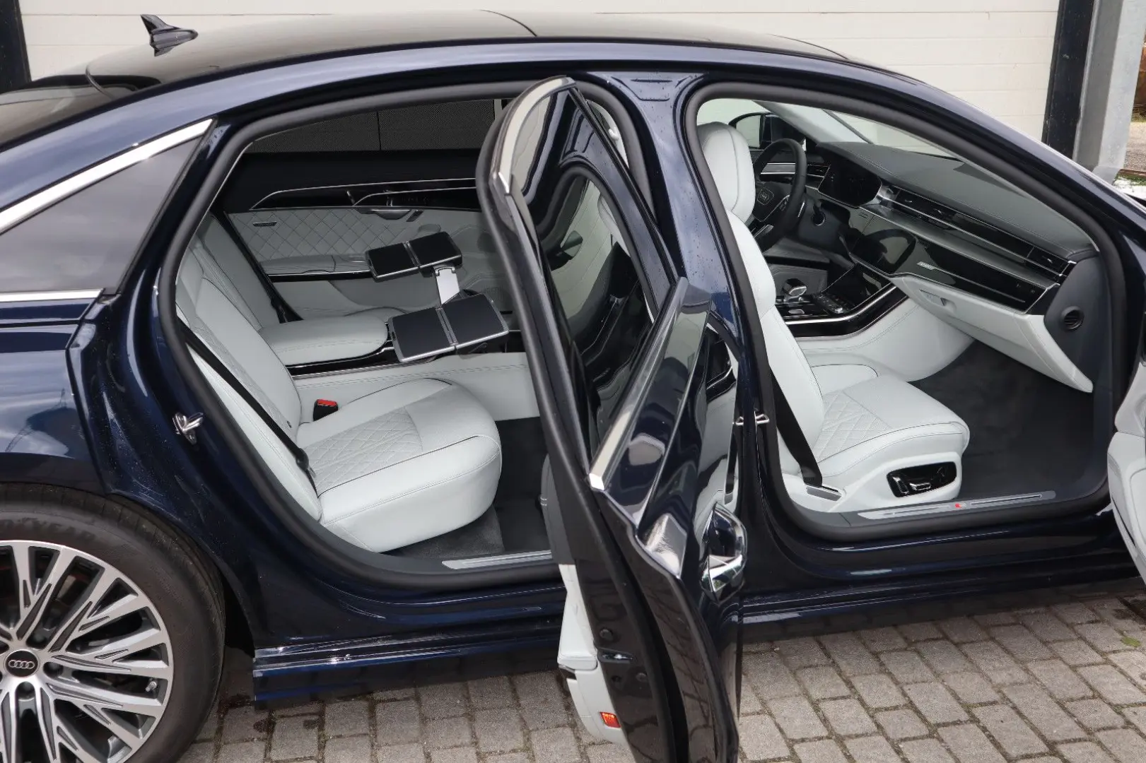 A8L 60 TFSI e lang FULL EXCLUSIVE