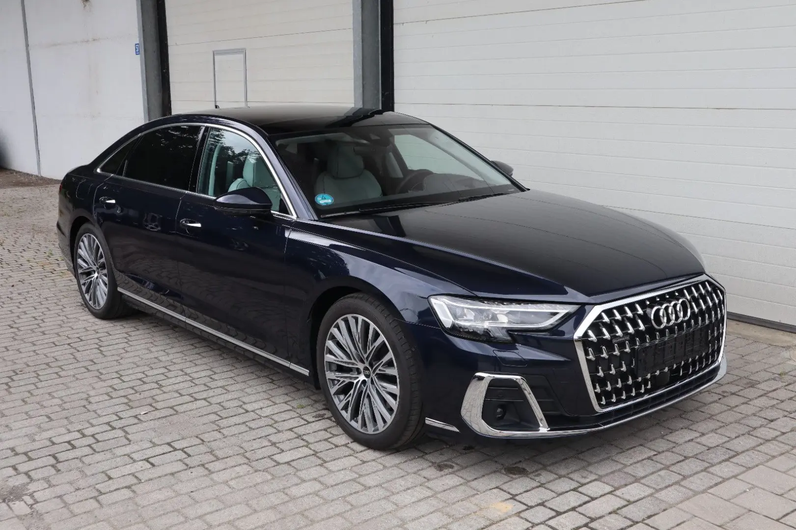 A8L 60 TFSI e lang FULL EXCLUSIVE