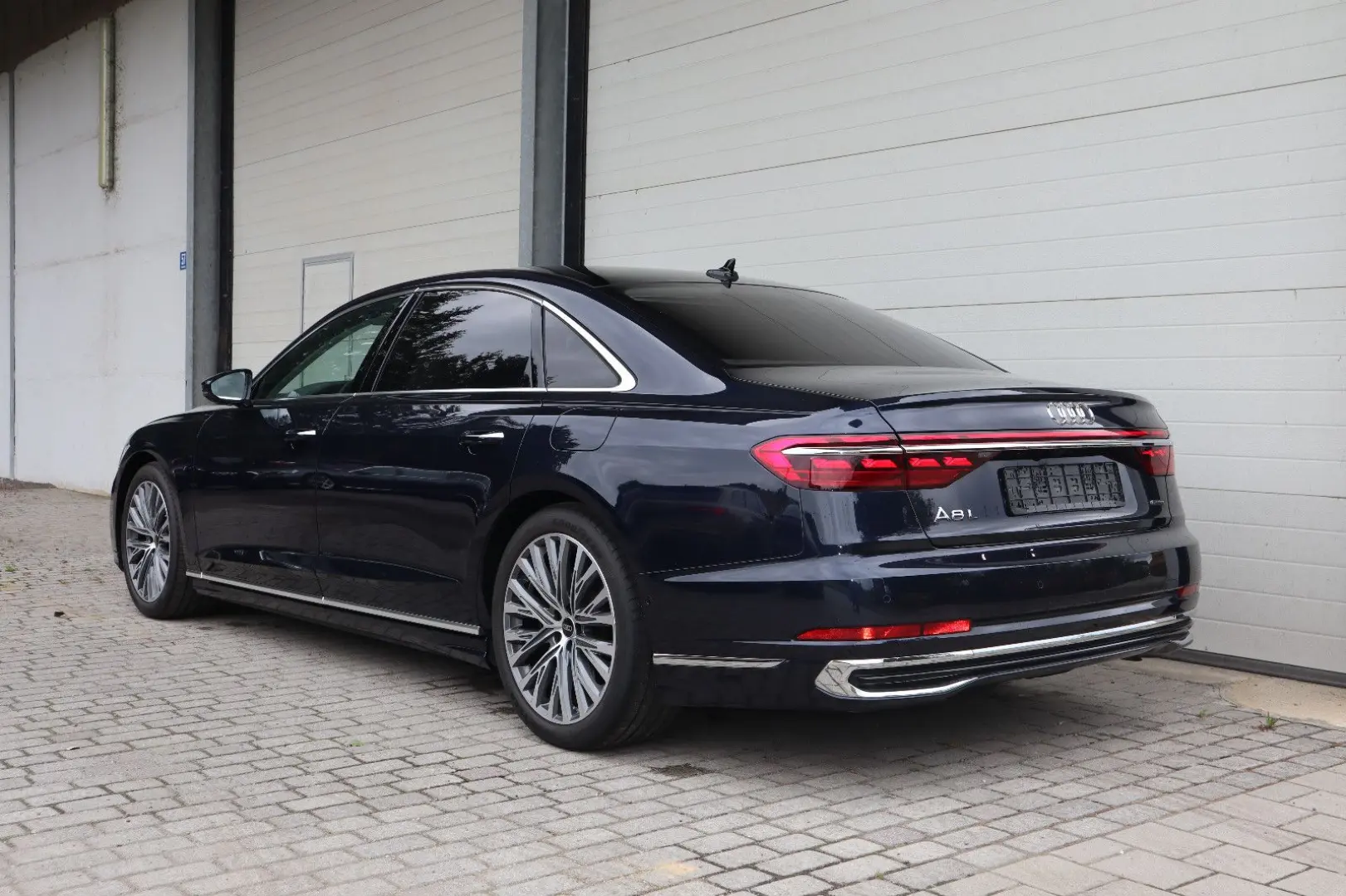 A8L 60 TFSI e lang FULL EXCLUSIVE