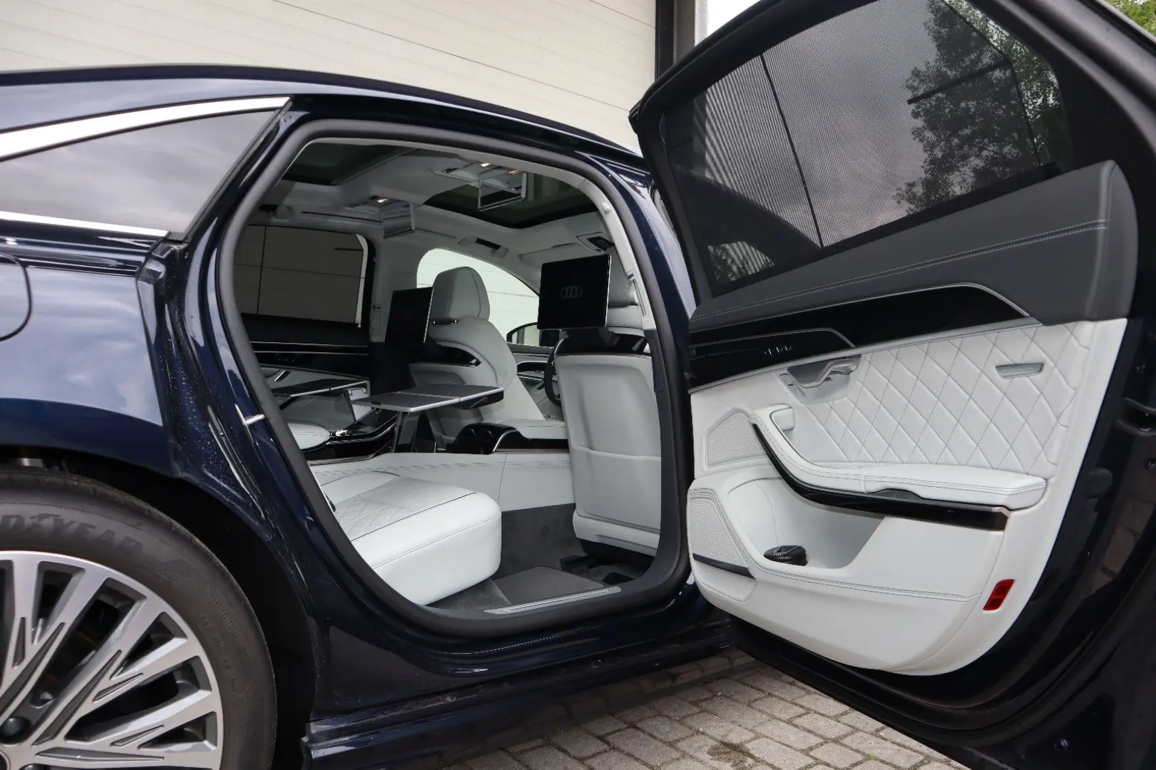 A8L 60 TFSI e lang FULL EXCLUSIVE