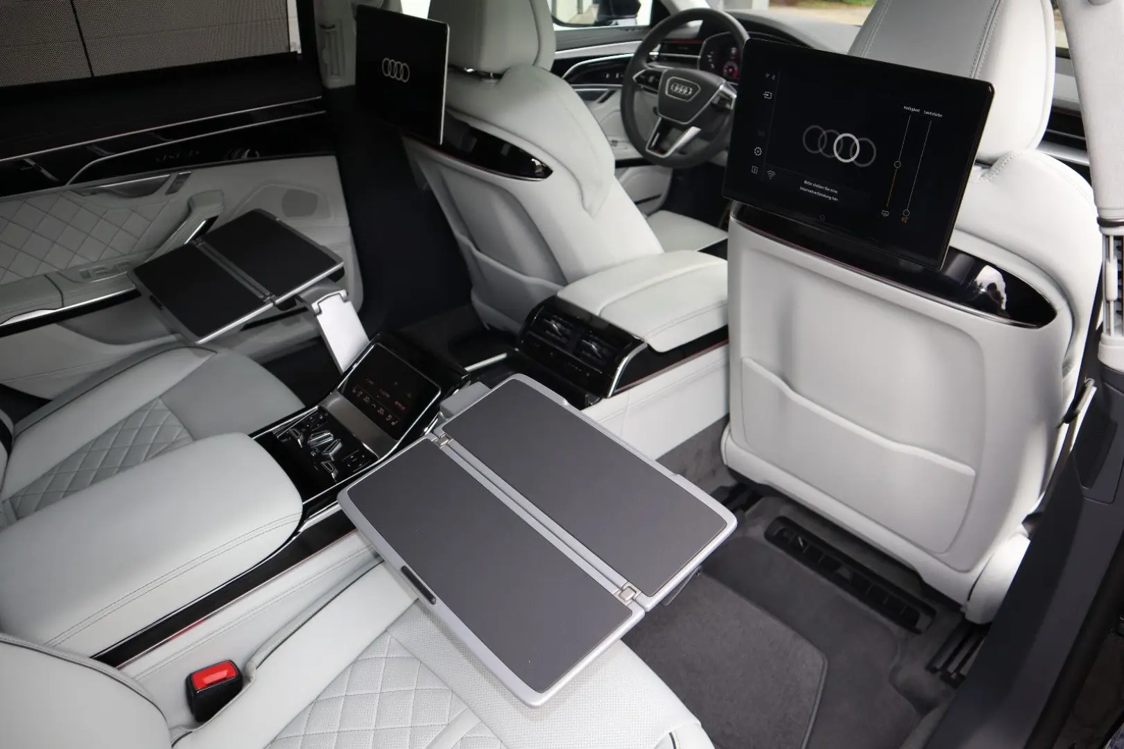 A8L 60 TFSI e lang FULL EXCLUSIVE