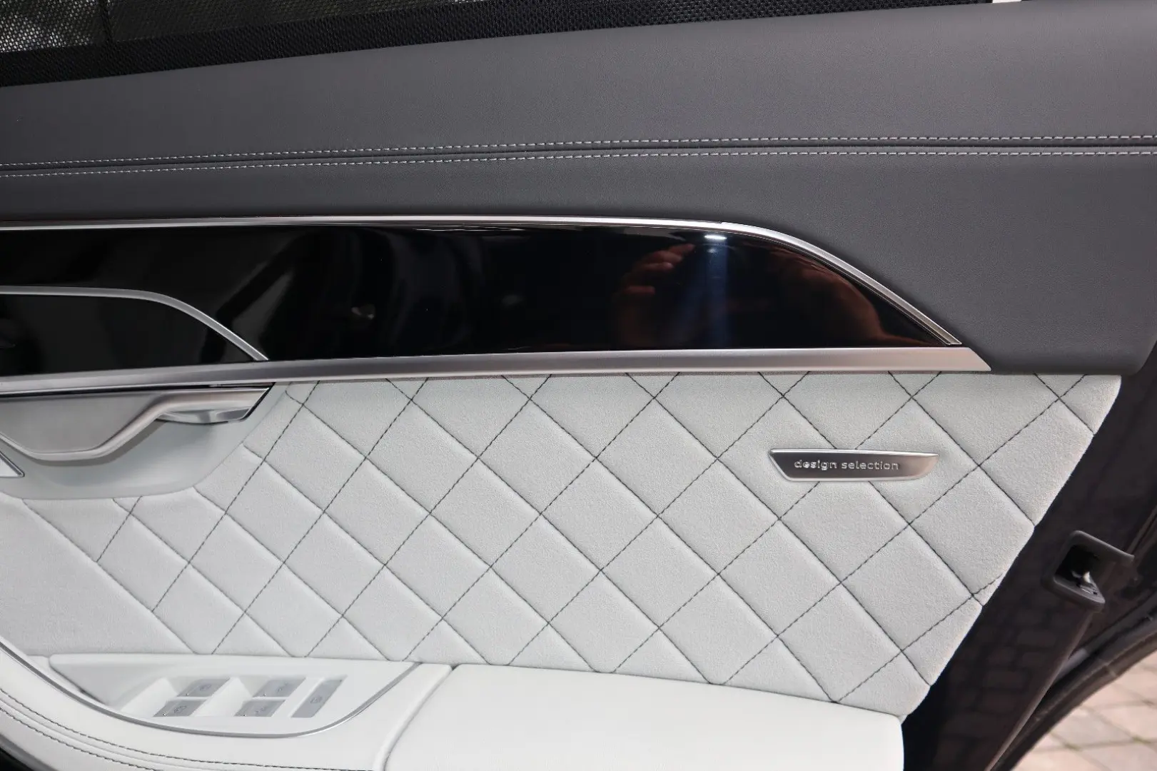 A8L 60 TFSI e lang FULL EXCLUSIVE