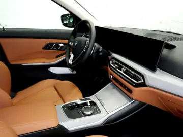 318i Sport+ M Shadow Leder DrivingAs Widescreen