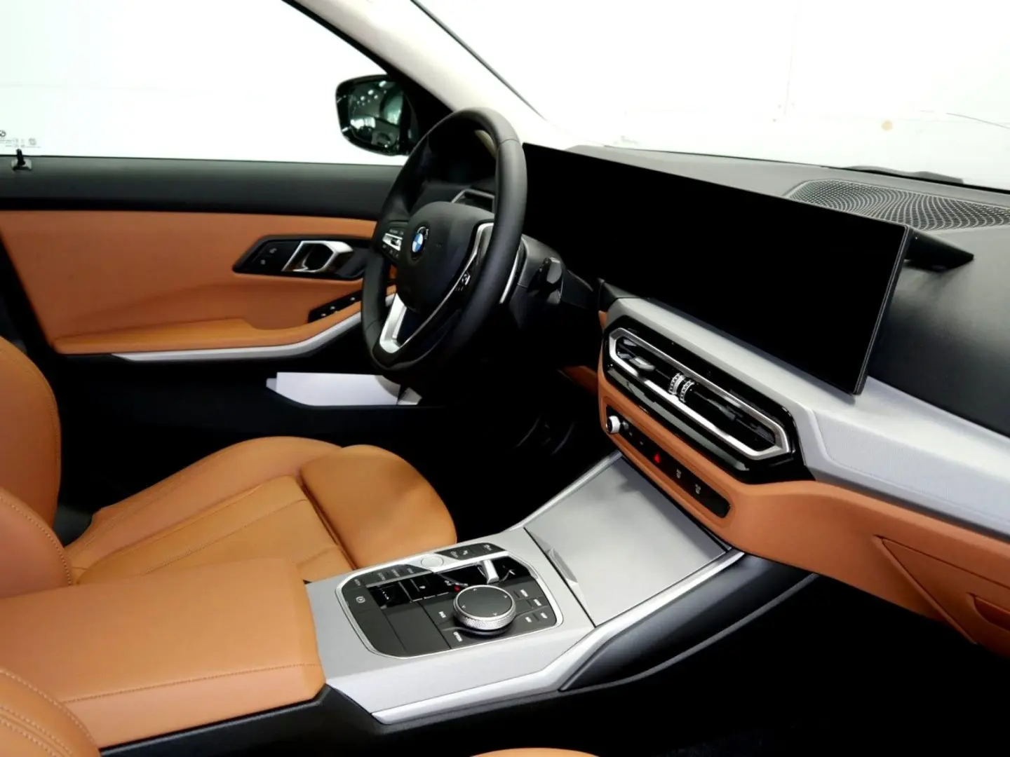 318i Sport+ M Shadow Leder DrivingAs Widescreen