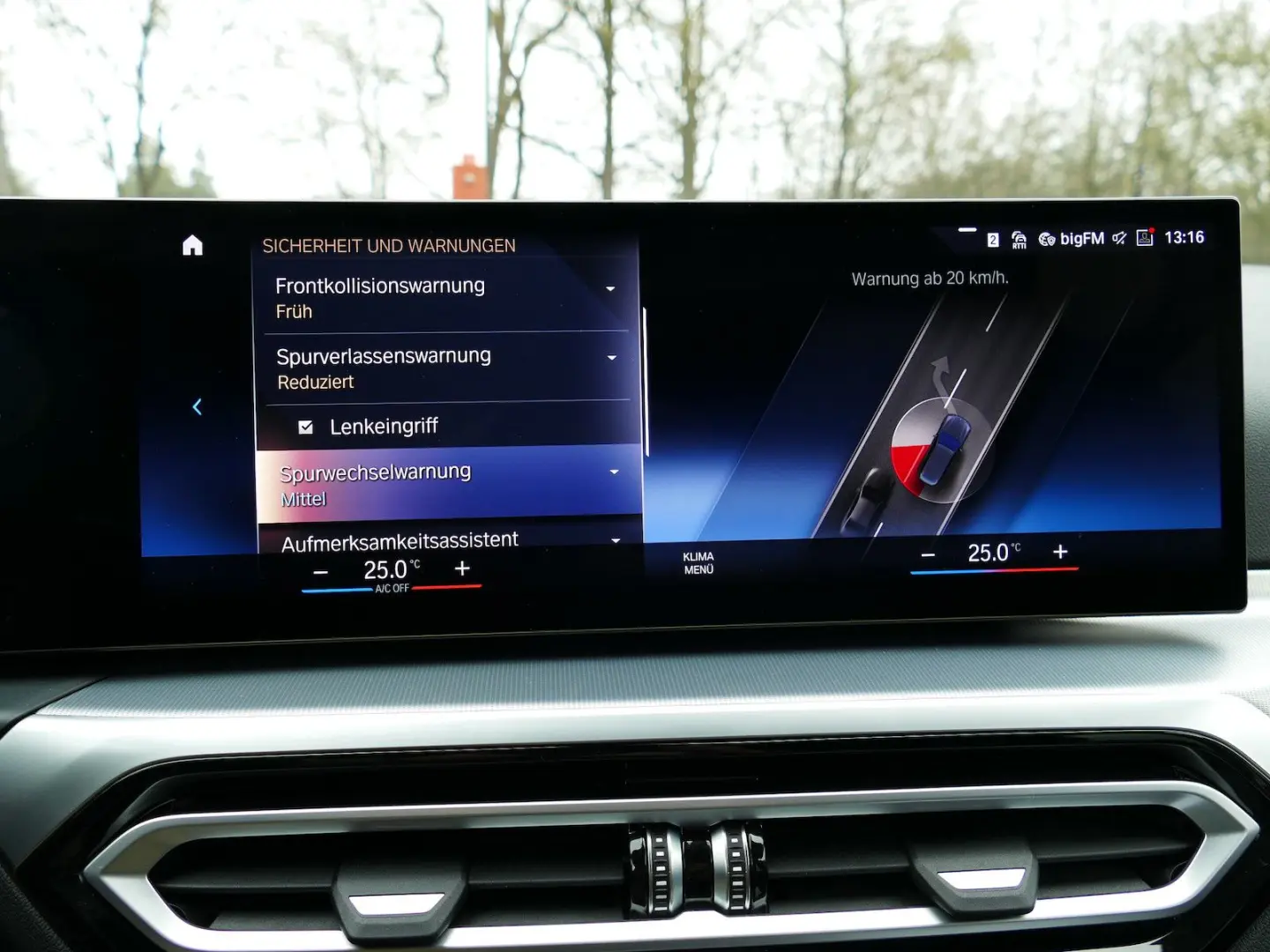 318i Sport+ M Shadow Leder DrivingAs Widescreen