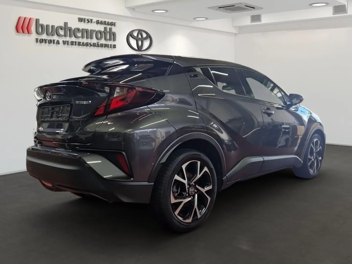 C-HR Hybrid Team D. 1.8 +Allwetterräder + Navi