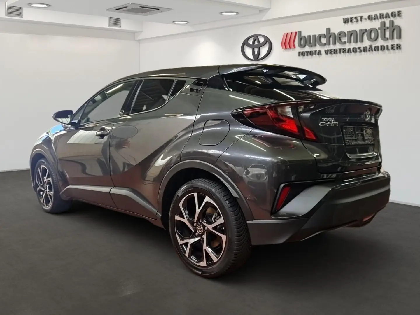 C-HR Hybrid Team D. 1.8 +Allwetterräder + Navi