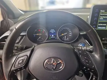 C-HR Hybrid Team D. 1.8 +Allwetterräder + Navi