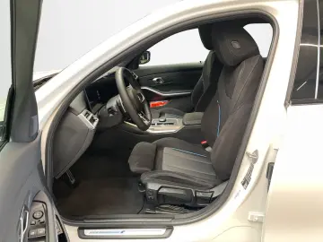 320i Lim. LCI II M-Sport ACC HiFi 360° NP:70.000