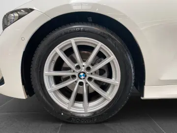 320i Lim. LCI II M-Sport ACC HiFi 360° NP:70.000