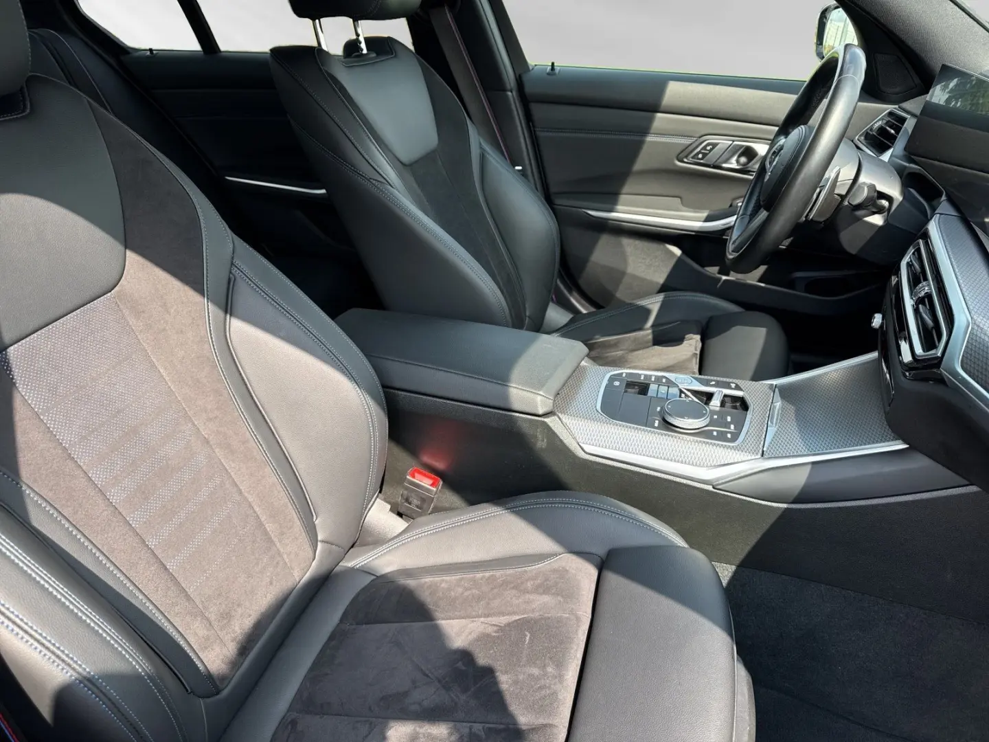 318d M Sport Pro|19