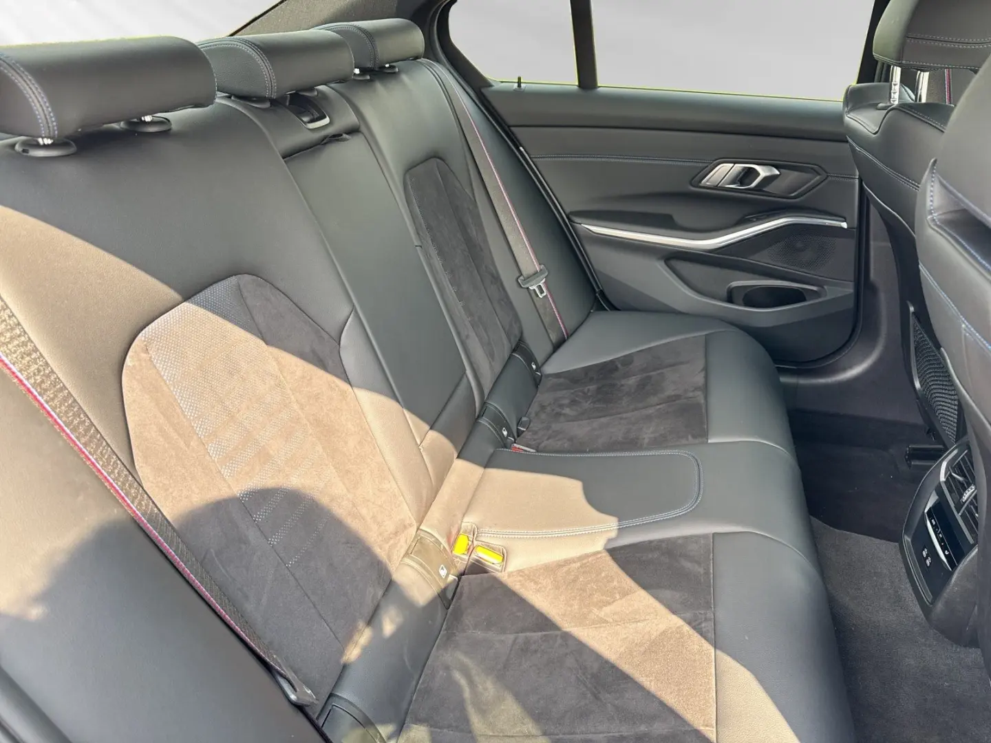 318d M Sport Pro|19