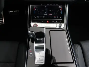 S8 4.0 TFSI quattro 360° MATRIX-LED PANO STANDHZ