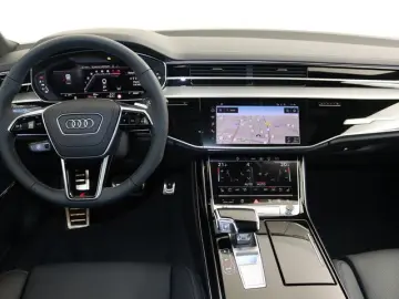 S8 4.0 TFSI quattro 360° MATRIX-LED PANO STANDHZ