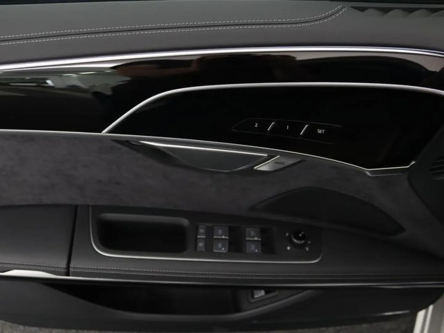 S8 4.0 TFSI quattro 360° MATRIX-LED PANO STANDHZ