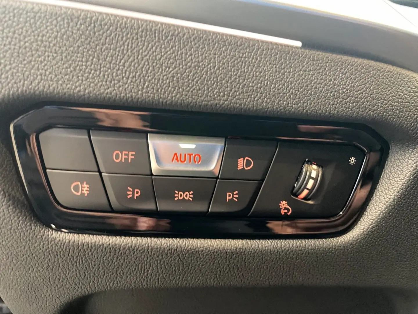 320xd M Sport ACC HiFi RFK SHZ Driving Assistant