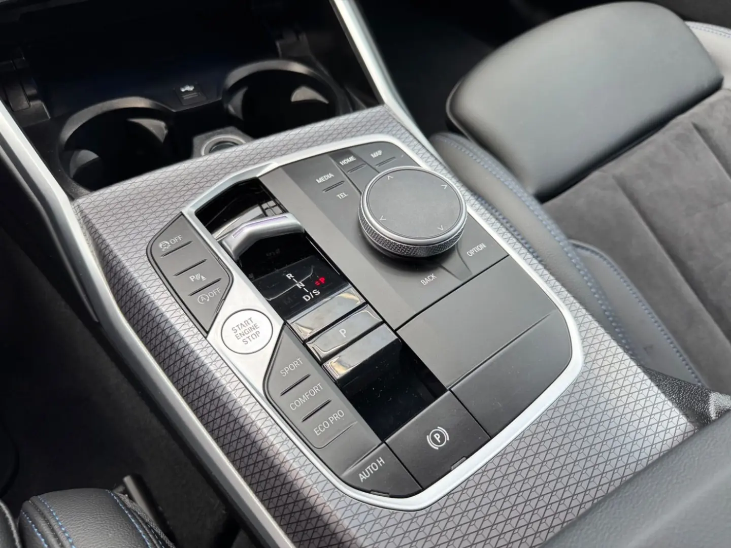 318i Lim. M-Sport HUD/RFK GARANTIE bis 06/2029