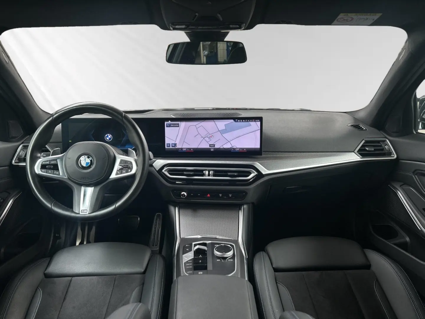 318d M Sport Pro|19