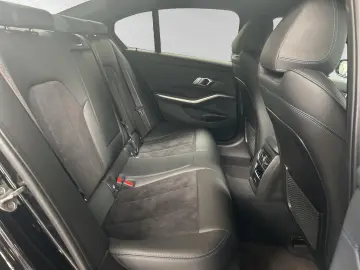 318d M Sport Pro|19