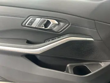 318d M Sport Pro|19