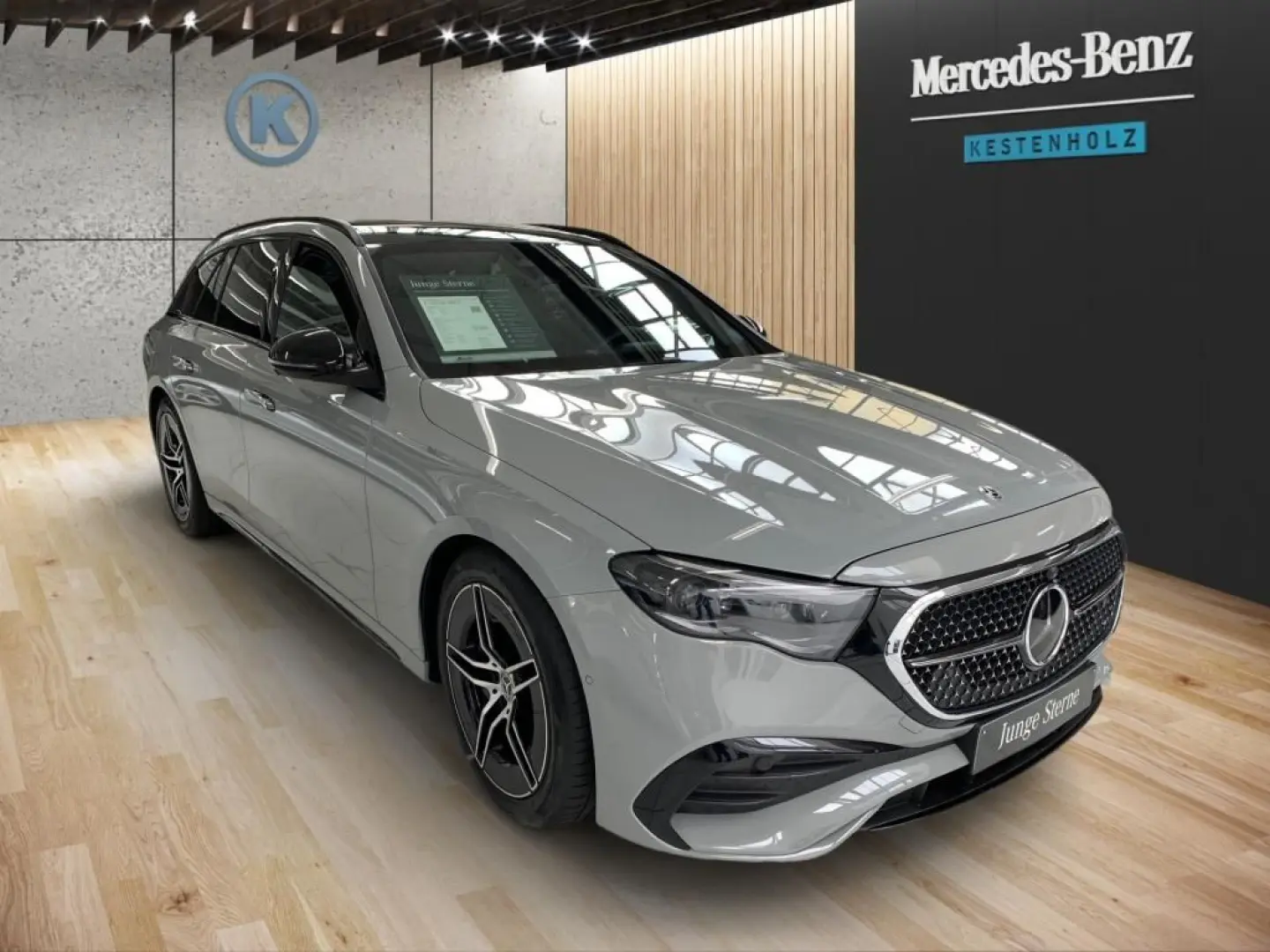 E 300 de 4M T *AMG*PANO*AHK*SITZKL*SUPERSCREEN*