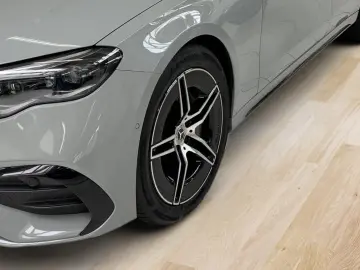 E 300 de 4M T *AMG*PANO*AHK*SITZKL*SUPERSCREEN*